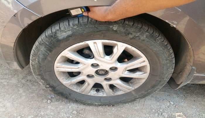 2016 Tata Tiago XZ PETROL, Petrol, Manual, 1,26,605 km, tyre