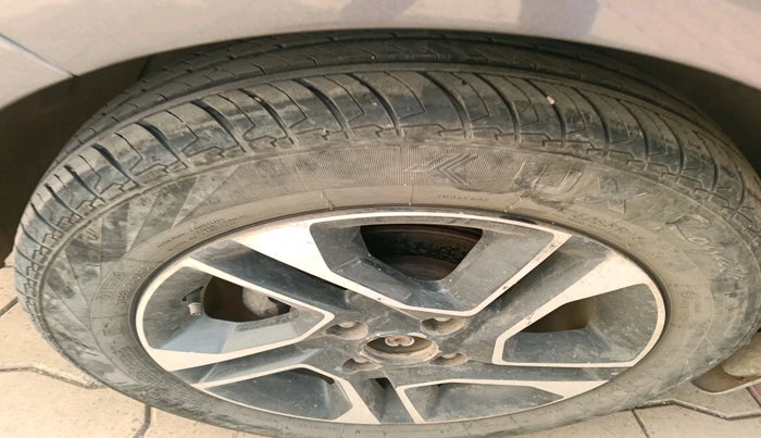 2017 Tata TIGOR XZ (O) PETROL, Petrol, Manual, 1,29,740 km, tyre