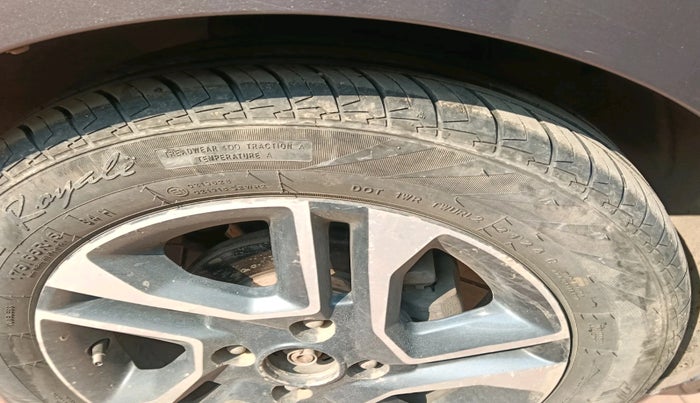 2017 Tata TIGOR XZ (O) PETROL, Petrol, Manual, 1,29,740 km, tyre