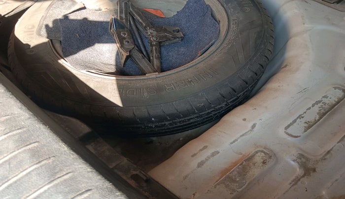 2020 Hyundai VENUE S 1.2, Petrol, Manual, 1,37,644 km, tyre