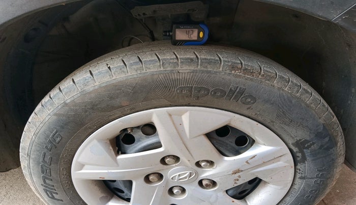 2020 Hyundai VENUE S 1.2, Petrol, Manual, 1,37,644 km, tyre