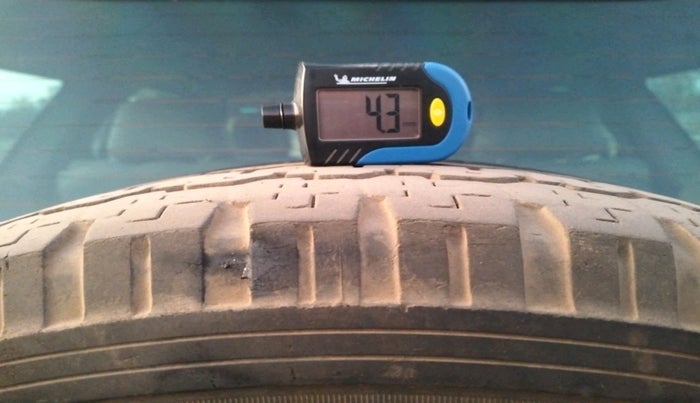 2011 Tata Safari 4X2 VX DICOR 2.2 VTT, Diesel, Manual, 2,34,322 km, tyre