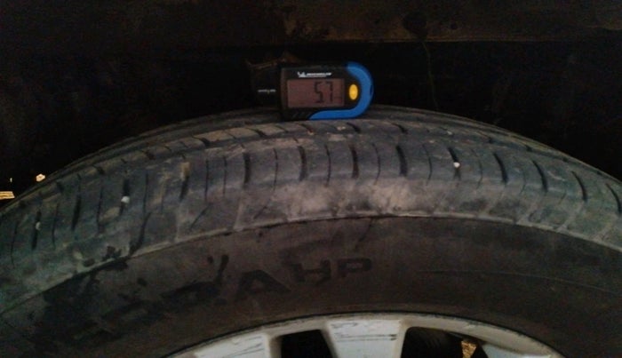 2011 Tata Safari 4X2 VX DICOR 2.2 VTT, Diesel, Manual, 2,34,322 km, tyre