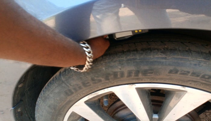 2015 Hyundai Verna FLUIDIC 1.6 VTVT SX, Petrol, Manual, 55,561 km, tyre