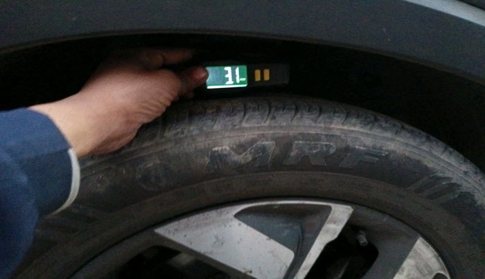 2021 KIA SONET HTX 1.0 IMT, Petrol, Manual, 1,01,338 km, tyre