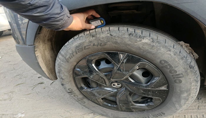 2022 Tata PUNCH ADVENTURE AMT, Petrol, Automatic, 44,597 km, tyre