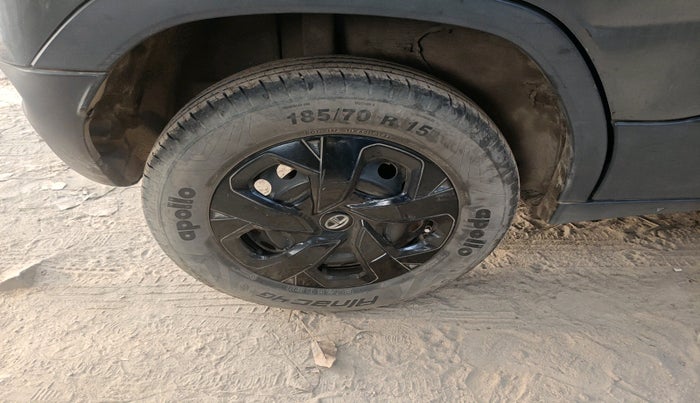 2022 Tata PUNCH ADVENTURE AMT, Petrol, Automatic, 44,597 km, tyre