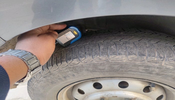 2014 Maruti Wagon R 1.0 LXI CNG, Petrol, Manual, 1,61,667 km, tyre