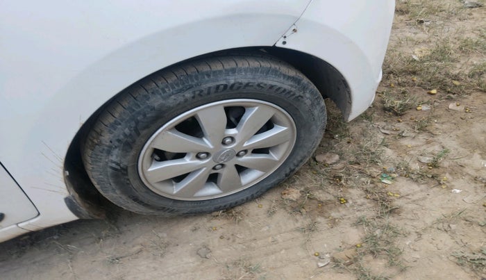 2016 Hyundai Xcent SX 1.2, Petrol, Manual, 87,306 km, tyre