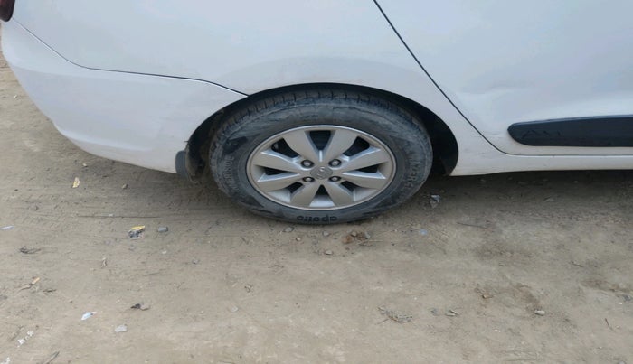 2016 Hyundai Xcent SX 1.2, Petrol, Manual, 87,306 km, tyre