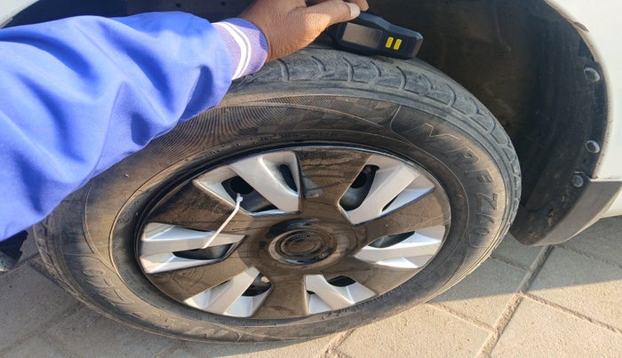 2016 Maruti Swift Dzire VXI, Petrol, Manual, 1,23,374 km, tyre