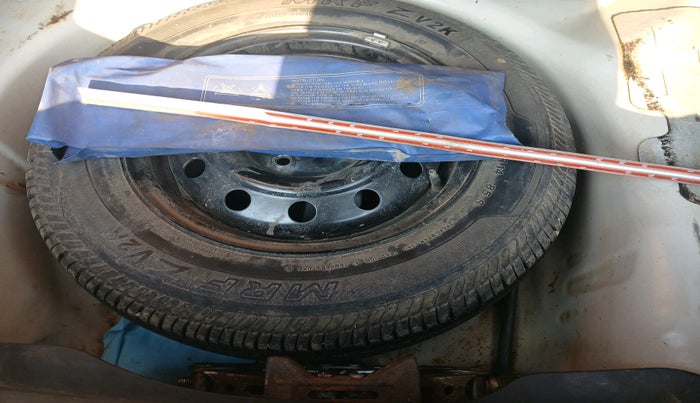 2016 Maruti Swift Dzire VXI, Petrol, Manual, 1,23,374 km, tyre