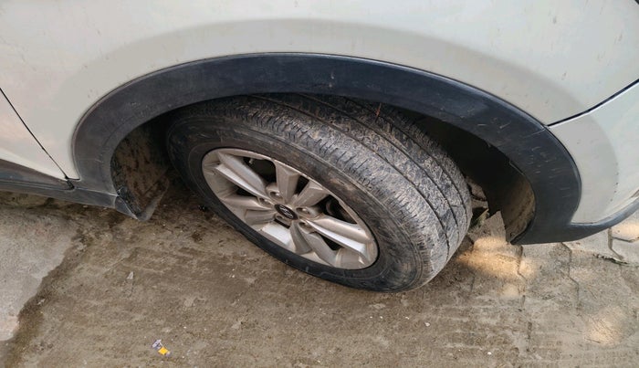 2017 Hyundai Creta S PLUS 1.4 DIESEL, Diesel, Manual, 1,09,620 km, tyre