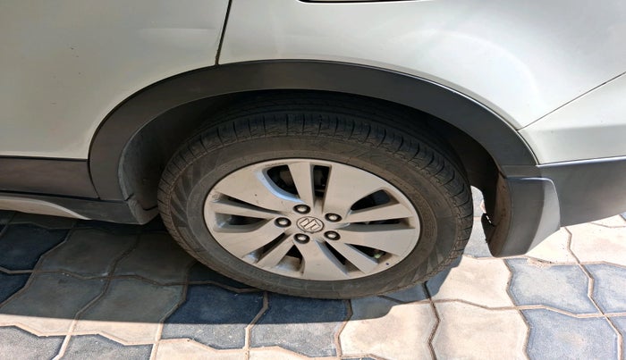 2015 Maruti S Cross ZETA 1.6, Diesel, Manual, 1,18,029 km, tyre