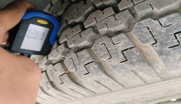 2018 Tata Hexa XT 4X2 7 STR, Diesel, Manual, 96,181 km, tyre