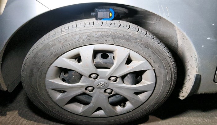 2013 Hyundai Grand i10 SPORTZ 1.2 KAPPA VTVT, Petrol, Manual, 1,22,151 km, tyre