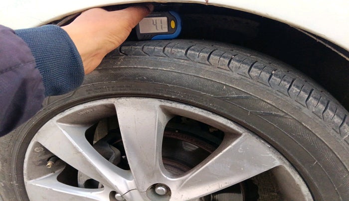 2013 Hyundai Verna FLUIDIC 1.6 CRDI SX, Diesel, Manual, 1,30,285 km, tyre