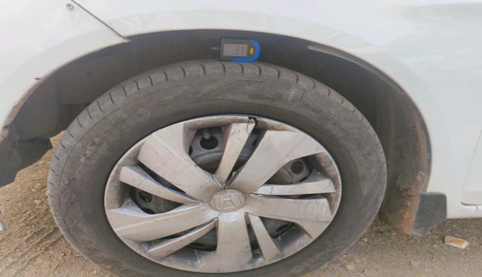 2016 Honda Amaze 1.5L I-DTEC SX, Diesel, Manual, 1,23,065 km, tyre