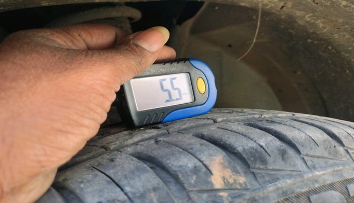 2023 Renault Kwid RXT 1.0, Petrol, Manual, 4,25,000 km, tyre