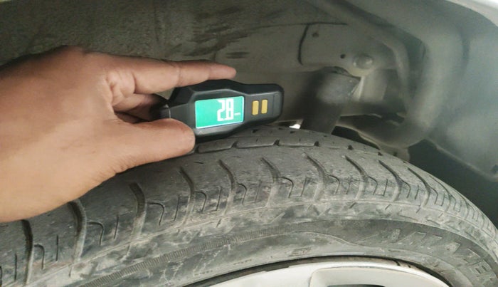 2013 Maruti Wagon R 1.0 VXI, Petrol, Manual, 32,695 km, tyre