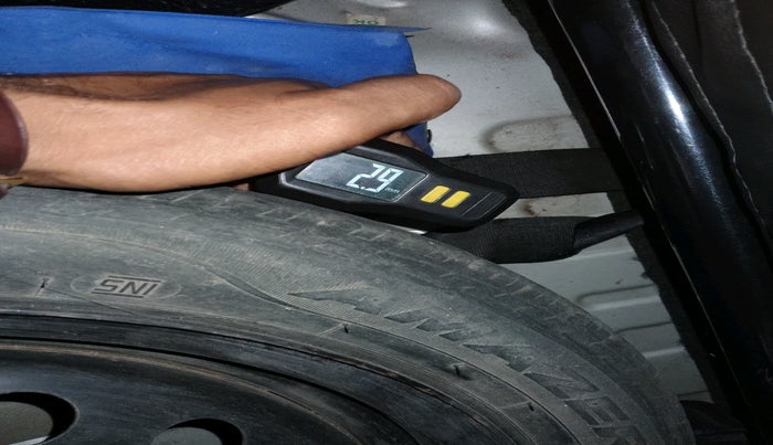 2013 Maruti Wagon R 1.0 VXI, Petrol, Manual, 32,695 km, tyre