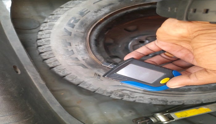 2012 Hyundai Santro Xing GLS, Petrol, Manual, 86,141 km, tyre