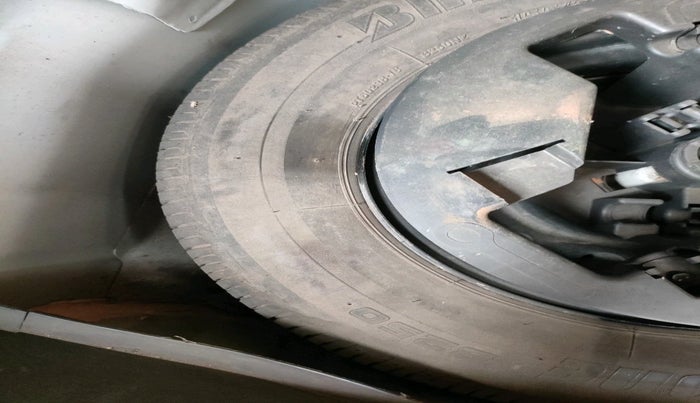 2011 Hyundai i10 MAGNA 1.2, Petrol, Manual, 74,984 km, tyre