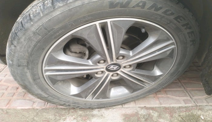 2017 Hyundai Creta SX PLUS AT 1.6 DIESEL, Diesel, Automatic, 1,60,413 km, tyre