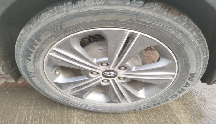 2017 Hyundai Creta SX PLUS AT 1.6 DIESEL, Diesel, Automatic, 1,60,413 km, tyre