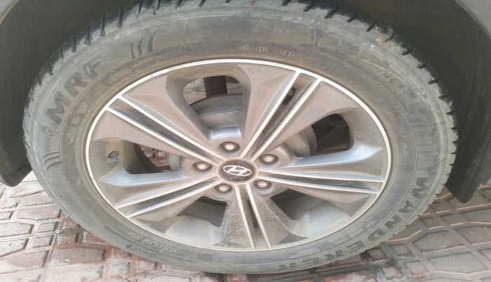 2017 Hyundai Creta SX PLUS AT 1.6 DIESEL, Diesel, Automatic, 1,60,413 km, tyre