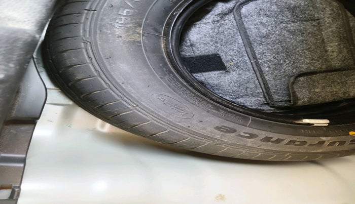 2021 KIA SONET HTX 1.0 IMT, Petrol, Manual, 78,982 km, tyre