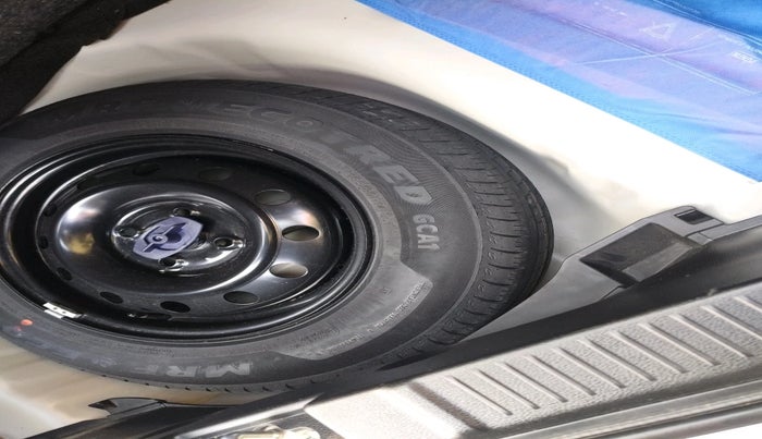 2025 Maruti Swift VXi AMT, Petrol, Automatic, 14,408 km, tyre