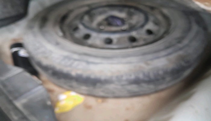 2018 Maruti Dzire VDI, Diesel, Manual, 1,19,889 km, tyre