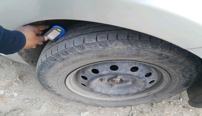 2018 Maruti Dzire VDI, Diesel, Manual, 1,19,889 km, tyre