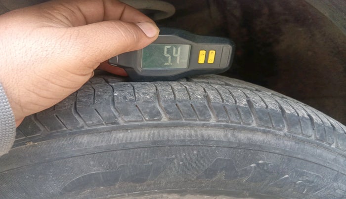 2011 Maruti Ritz LXI, Petrol, Manual, 1,12,142 km, tyre