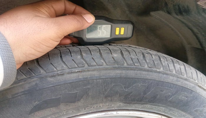 2011 Maruti Ritz LXI, Petrol, Manual, 1,12,142 km, tyre