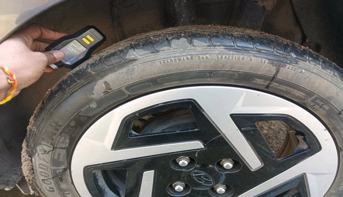 2023 Hyundai AURA S 1.2 CNG, Petrol, Manual, 2,229 km, tyre