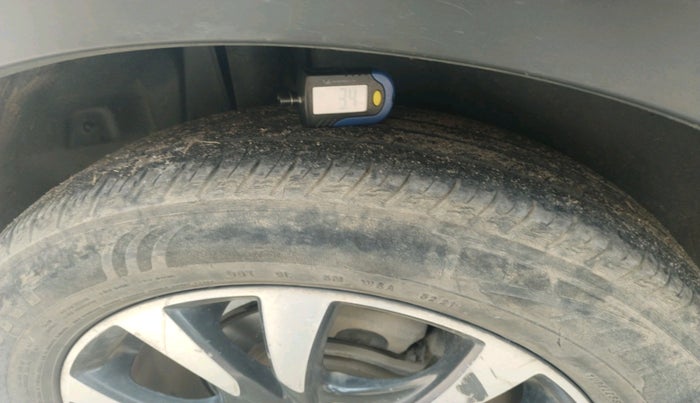 2017 Maruti S Cross ZETA 1.3, Diesel, Manual, 2,06,585 km, tyre