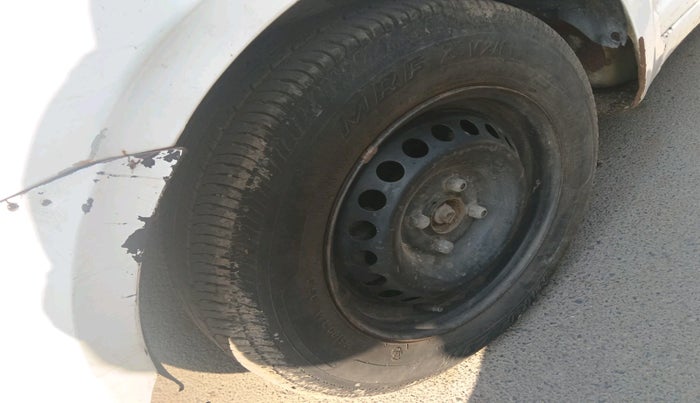 2013 Maruti Swift LDI, Diesel, Manual, 1,14,266 km, tyre