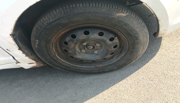 2013 Maruti Swift LDI, Diesel, Manual, 1,14,266 km, tyre