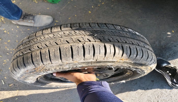 2018 Ford FREESTYLE AMBIENTE 1.5 DIESEL, Diesel, Manual, 1,73,505 km, tyre