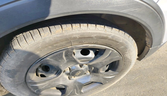 2018 Ford FREESTYLE AMBIENTE 1.5 DIESEL, Diesel, Manual, 1,73,505 km, tyre