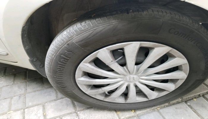 2019 Maruti Swift VXI AMT, Petrol, Automatic, 74,223 km, tyre