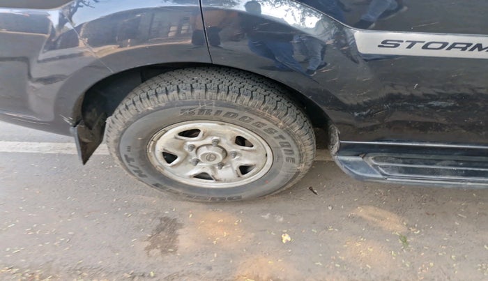 2018 Tata Safari Storme 2.2 EX 4X2, Diesel, Manual, 1,56,925 km, tyre