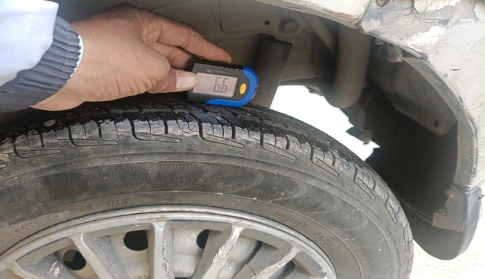 2012 Maruti Wagon R 1.0 LXI, Petrol, Manual, 79,145 km, tyre