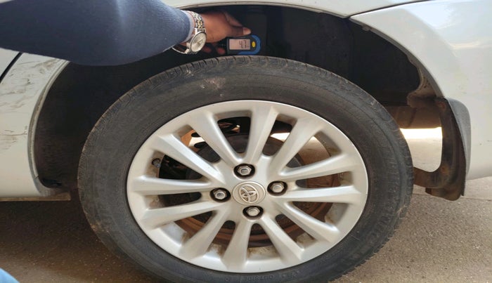 2011 Toyota Etios V, Petrol, Manual, 35,251 km, tyre