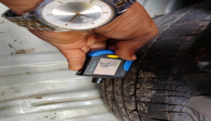 2011 Toyota Etios V, Petrol, Manual, 35,251 km, tyre