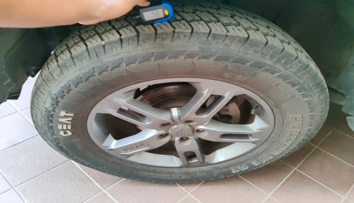 2022 Mahindra Thar LX D AT 4WD HT, Diesel, Automatic, 34,577 km, tyre