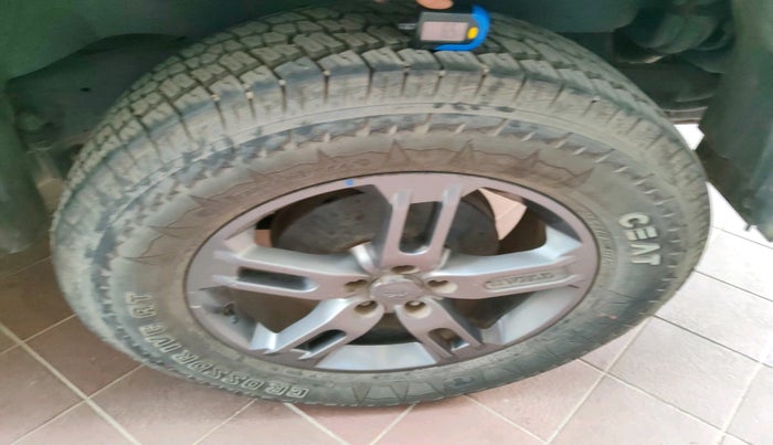 2022 Mahindra Thar LX D AT 4WD HT, Diesel, Automatic, 34,577 km, tyre