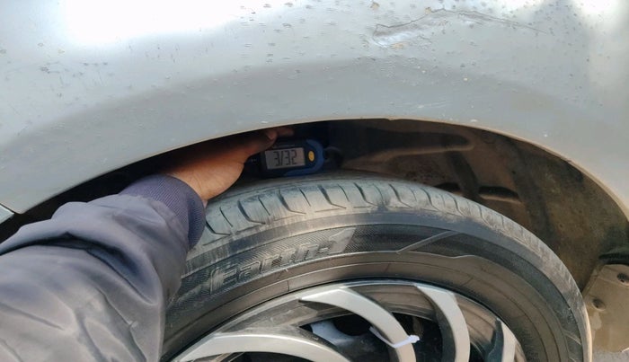 2014 Ford Ecosport TITANIUM 1.5L DIESEL, Diesel, Manual, 1,02,140 km, tyre